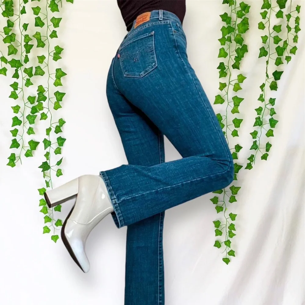 Levi’s dark wash high waisted bootcut flare jeans - Picture 2 of 4